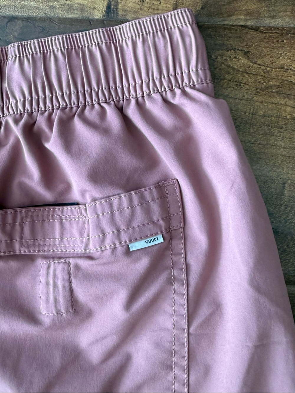 Vuori men's S Kore Short 7" Inseam Drawstring Dusty Rose Clay logo solid pockets - Picture 6 of 6